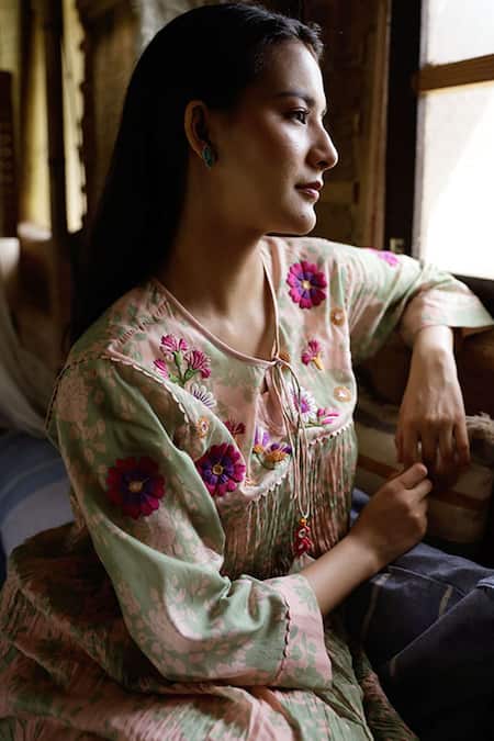 Shop_Raiman_Green Cotton Embroidery Round Neck Thread Kurta And Pant Set _Online_at_Aza_Fashions