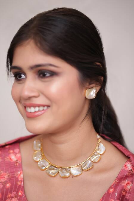 Shop_Ishhaara_Gold Plated Pearls Marble Effect Choker Necklace Set _Online_at_Aza_Fashions