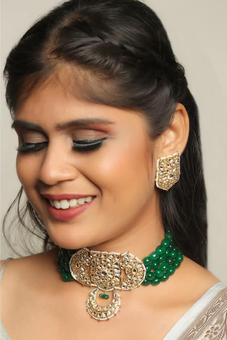 Buy_Ishhaara_Green Stones Flower Embellished Choker Necklace Set_Online_at_Aza_Fashions