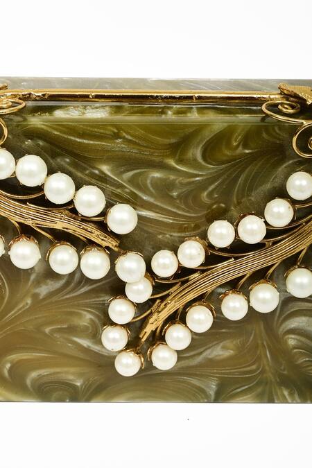 Buy_Miar Designs_Green Abstract Pattern Navyaa Resin Box Clutch_Online_at_Aza_Fashions