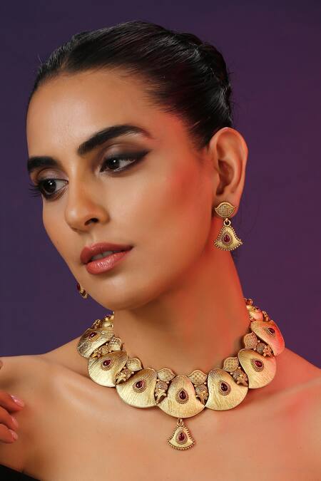 Shop_Swabhimann_Red Diamonds, Stones Textured Bell Necklace Set _Online_at_Aza_Fashions