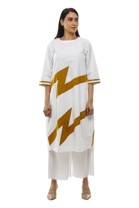 Buy_Khat_White Poplin, Cotton Square Neck Kurta Palazzo Set _Online_at_Aza_Fashions
