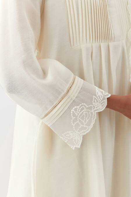 Shop Amisha Kothari Ivory Chanderi , Organza Lace, Cut Work, Gunjan Solid Kurta Set Online at Aza Fashions Shop_Amisha Kothari_Ivory Chanderi , Organza Lace, Cut Work, Gunjan Solid Kurta Set _Online_at_Aza_Fashions