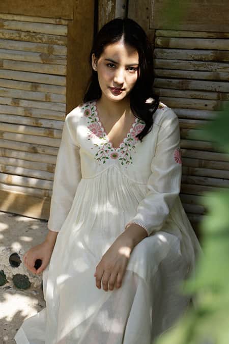 Shop_Raiman_Off White Chanderi Embroidery V-neck Anarkali Set _Online_at_Aza_Fashions