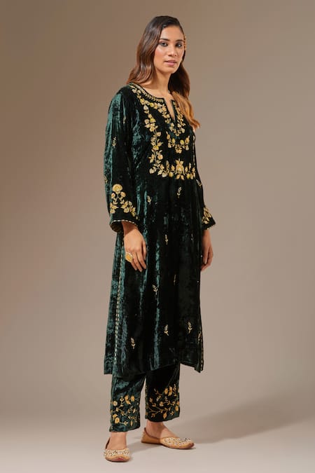 Shop_Anantaa By Roohi_Green Velvet Floral Notched Embroidered Kurta _Online_at_Aza_Fashions