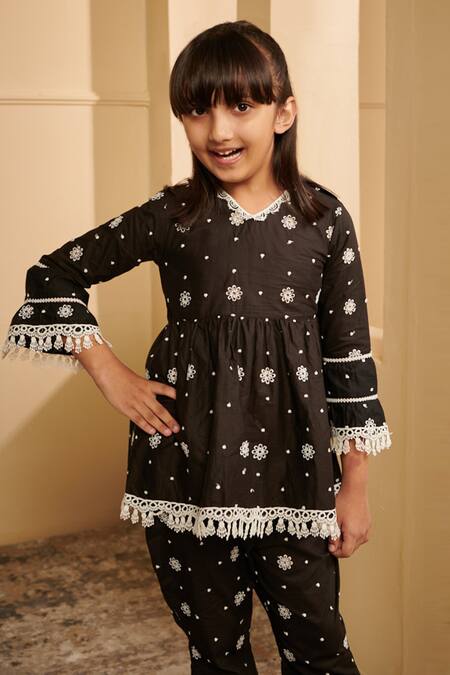 Shop Mulmul Black Mulmul Cotton Embroidery Floral Emme Kurta And Pant Set Online at Aza Fashions Shop_Mulmul_Black Mulmul Cotton Embroidery Floral Emme Kurta And Pant Set _Online_at_Aza_Fashions