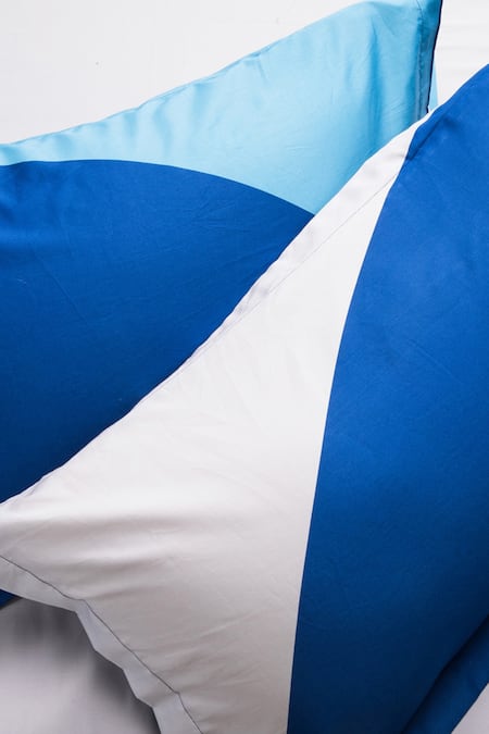 Shop_Kyoona_Blue 100% Cotton, Satin Weave Bold Scallop Pattern The Echo Ii Bedcover Set_Online_at_Aza_Fashions