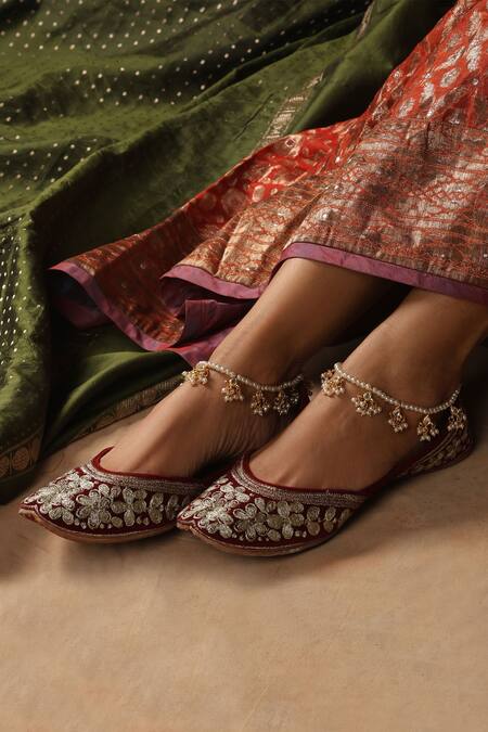 Shop_Swabhimann_White Pearls Drop Anklets - Set Of 2 _Online_at_Aza_Fashions