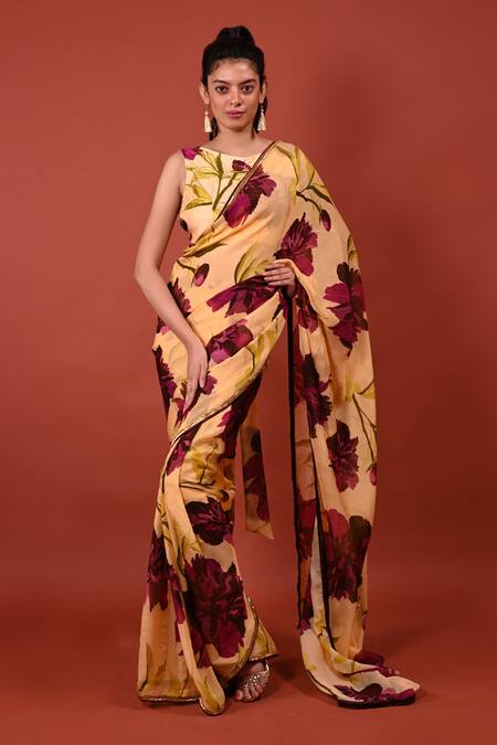 Rimi Nayak_Beige Printed Flower Pattern Chrysanthemum Saree _at_Aza_Fashions