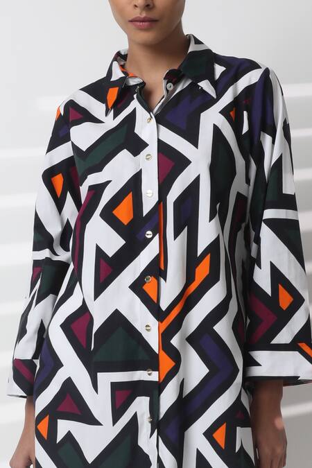 Studio Moda India_Black Cotton Linear Print Pleated Whisk Shirt_Online_at_Aza_Fashions