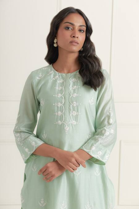 Shop_Ikshita Choudhary_Green Chanderi Silk Embroidered Foliage Round Straight Kurta_Online_at_Aza_Fashions