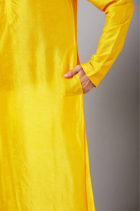 Shop Hilo Design Yellow Cotton, Lycra Solid Full Sleeve Kurta Set Online at Aza Fashions Shop_Hilo Design_Yellow Cotton, Lycra Solid Full Sleeve Kurta Set _Online_at_Aza_Fashions