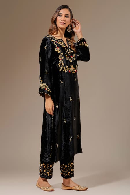 Shop_Anantaa By Roohi_Black Velvet Floral Notched Embroidered Placement Kurta _Online_at_Aza_Fashions