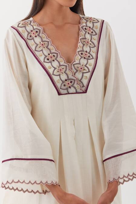 Buy Amisha Kothari Ivory Chanderi , Organza Embroidery, Tassels V-neck Abha Kurta Set Online at Aza Fashions Buy_Amisha Kothari_Ivory Chanderi , Organza Embroidery, Tassels V-neck Abha Kurta Set _Online_at_Aza_Fashions