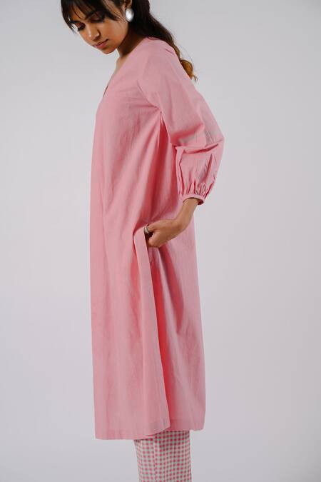 Buy Tussah By Siddhi Shah Pink Cotton V Neck Box Pleat Kurta Online at Aza Fashions Buy_Tussah By Siddhi Shah_Pink Cotton V Neck Box Pleat Kurta _Online_at_Aza_Fashions