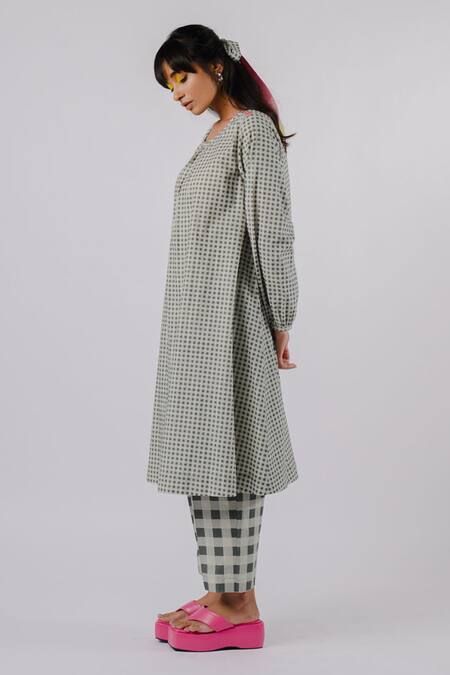 Tussah By Siddhi Shah Black Cotton Checkered Round Flared Pattern Kurta With Pant Online at Aza Fashions Tussah By Siddhi Shah_Black Cotton Checkered Round Flared Pattern Kurta With Pant _Online_at_Aza_Fashions