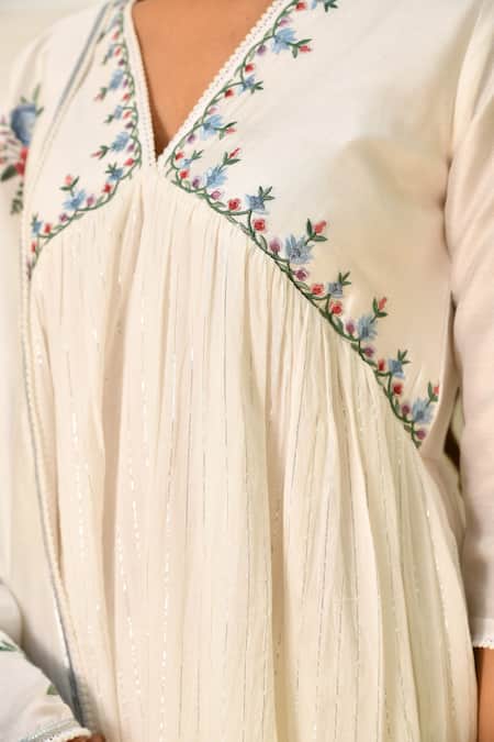 SEHER JAIPUR_White Floral V Neck Pehar Embroidered Kurta Set _at_Aza_Fashions