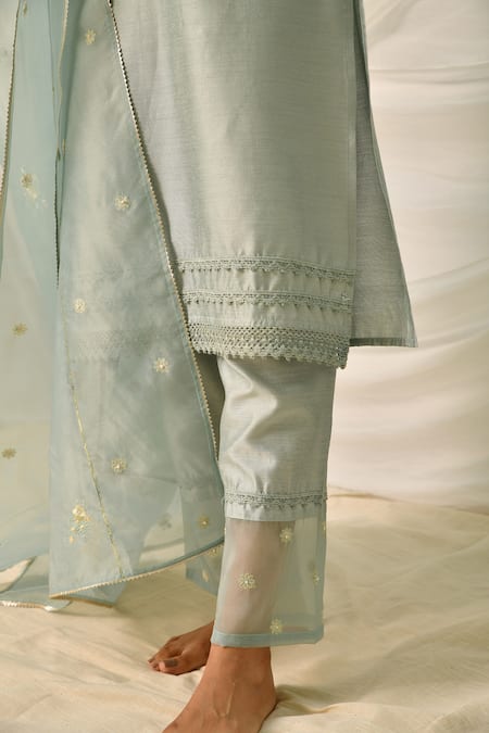 Seher Jaipur_Blue Cotton Silk,  Dupatta Floral V Meher Embroidered Kurta Set _at_Aza_Fashions