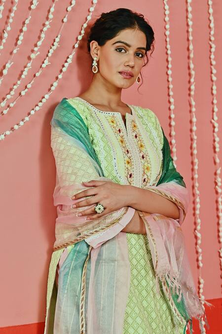 Buy Myaara Green Cotton, Organza Embroidery, Lace Split V-neck Kurta Set Online at Aza Fashions Buy_Myaara_Green Cotton, Organza Embroidery, Lace Split V-neck Kurta Set _Online_at_Aza_Fashions