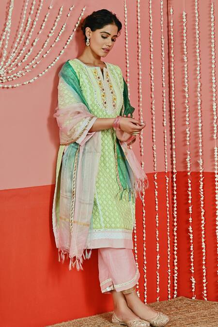 Shop Myaara Green Cotton, Organza Embroidery, Lace Split V-neck Kurta Set Online at Aza Fashions Shop_Myaara_Green Cotton, Organza Embroidery, Lace Split V-neck Kurta Set _Online_at_Aza_Fashions