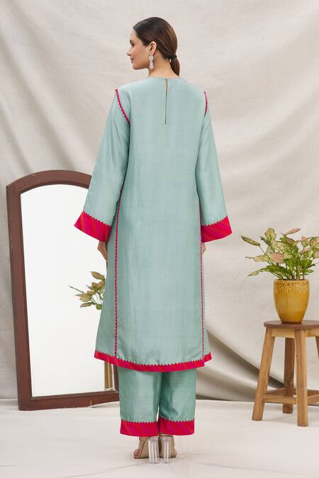 Ekta Singh Silk Panelled Kurta Set 