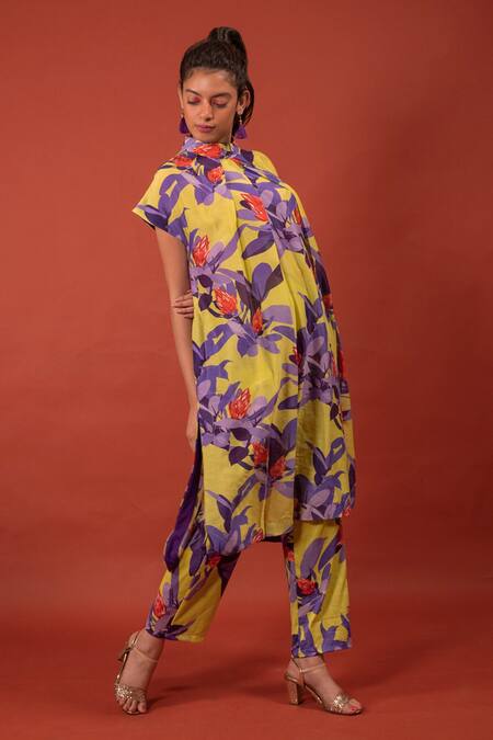 Buy_Rimi Nayak_Yellow Chanderi, Cotton Pine Flower Print Pant _Online_at_Aza_Fashions