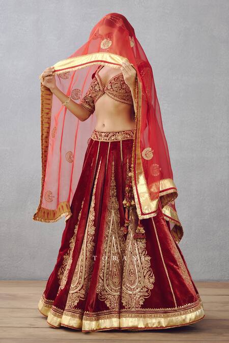 Buy Torani Red Dupatta Organza, Lehenga And Blouse Sindoori Dhwani Bridal Set Online at Aza Fashions Buy_Torani_Red Dupatta Organza, Lehenga And Blouse Sindoori Dhwani Bridal Set _Online_at_Aza_Fashions