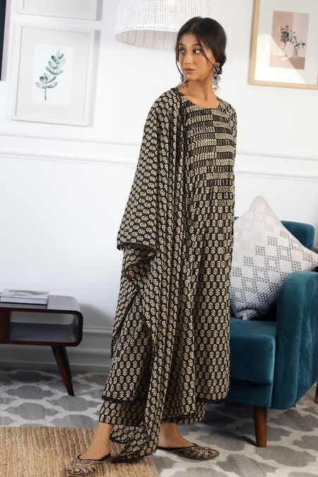 Buy_Gulabo Jaipur_Black Cotton Voile Round Abaya Block Print Kurta Set _Online_at_Aza_Fashions