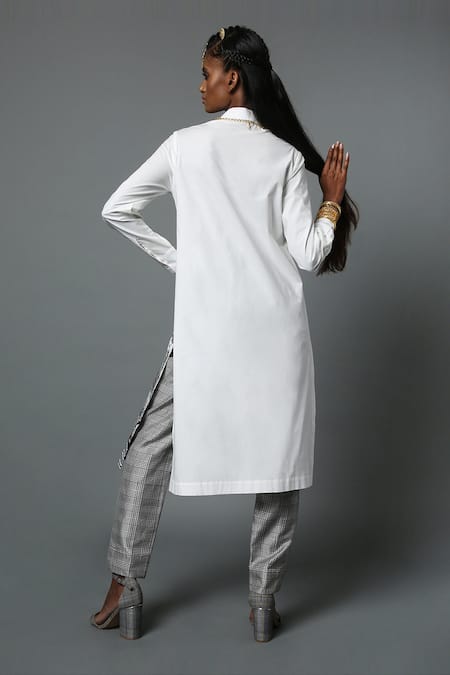 Shop House Of Three White Cotton Poplin Line Art Mandarin Collar Karnataka Kurta at Aza Fashions Shop_House Of Three_White Cotton Poplin Line Art Mandarin Collar Karnataka Kurta _at_Aza_Fashions