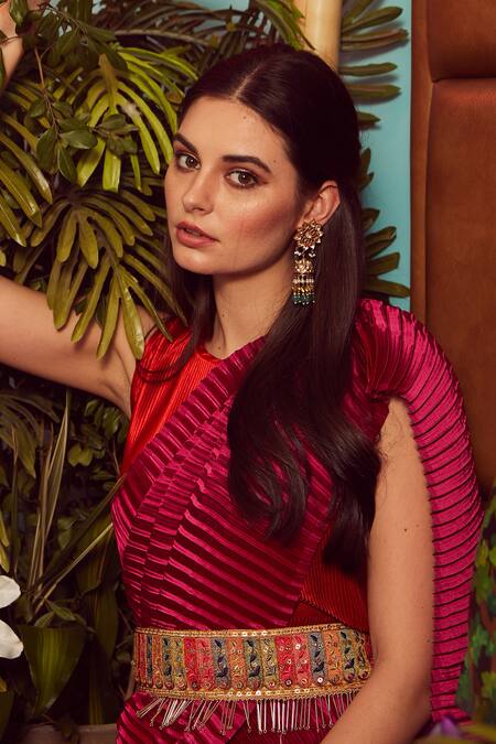 Tasuvure Indes_Red Rich Pleated Fabric Round Saree Gown With Belt_Online_at_Aza_Fashions