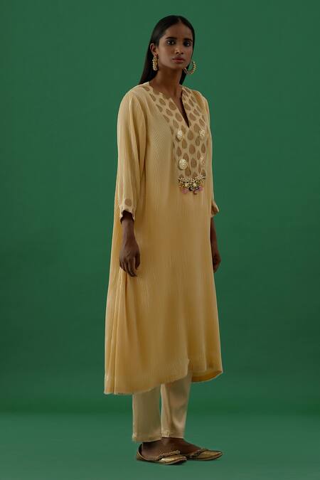 5Elements_Beige Pleated Polyester Mix Embellishment Brooch Woven Leaf Pattern Tunic _Online_at_Aza_Fashions