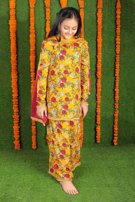 Buy_The Pony & Peony Co._Yellow Rayon Lace Floral Printed Kurta Set With Ombre Dupatta_Online_at_Aza_Fashions