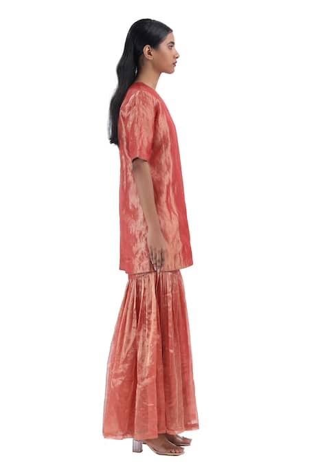 Buy_Akaaro_Red Silk Embroidery Round Neck Kurta Set With Woven Dupatta _Online_at_Aza_Fashions