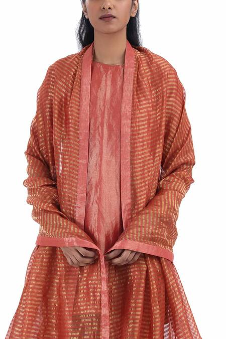 Shop_Akaaro_Red Silk Embroidery Round Neck Kurta Set With Woven Dupatta _Online_at_Aza_Fashions