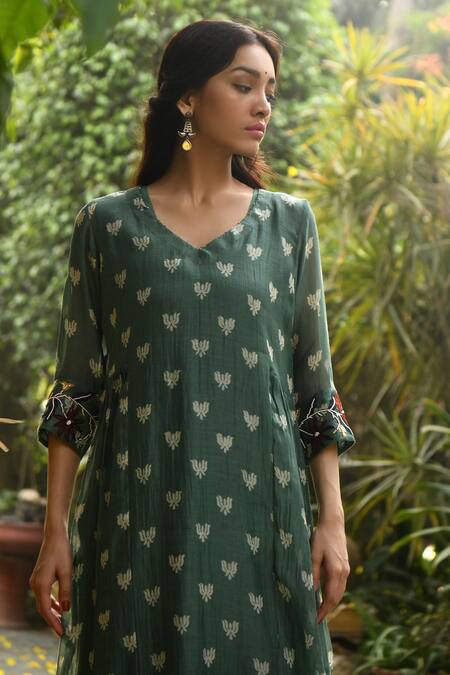Rekha Agra_Blue Cotton Slub, Handloom Chanderi V Neck Kurta Set _Online_at_Aza_Fashions