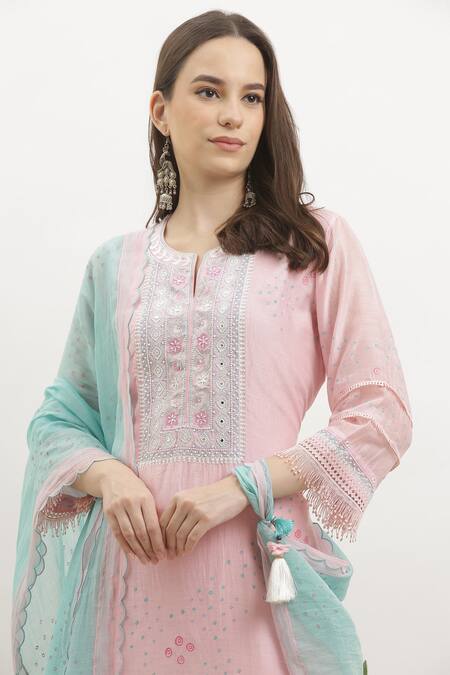 Vrinda By Pundrik Dubey_Pink Kurta Cotton  Dupatta Chanderi Notched Printed Straight Set_Online_at_Aza_Fashions