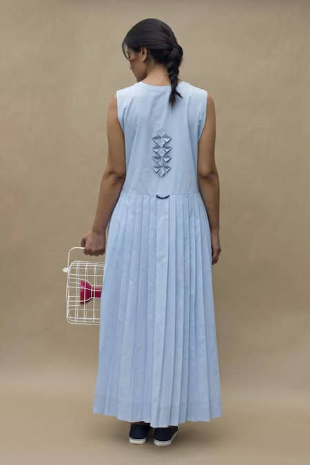 Shop Chillosophy Blue Cotton Poplin Round Pleated Maxi Dress at Aza Fashions Shop_Chillosophy_Blue Cotton Poplin Round Pleated Maxi Dress _at_Aza_Fashions