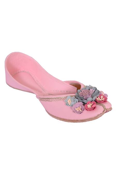 Shop 5elements Pink Embroidered Floral Juttis at Aza Fashions Shop_5elements_Pink Embroidered Floral Juttis _at_Aza_Fashions
