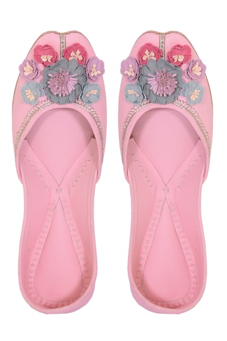 5elements Pink Embroidered Floral Juttis