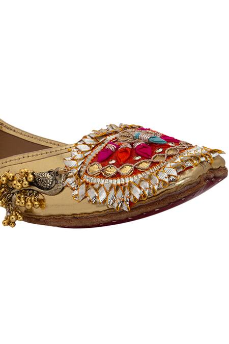 5elements Gold Patchwork Ghunghroo Juttis at Aza Fashions 5elements_Gold Patchwork Ghunghroo Juttis _at_Aza_Fashions