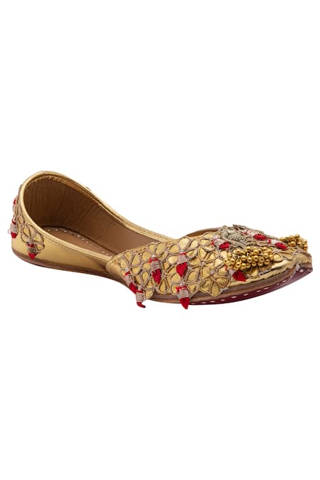 Buy_5elements_Gold Embellished Floral Ghunghroo Juttis _Online_at_Aza_Fashions