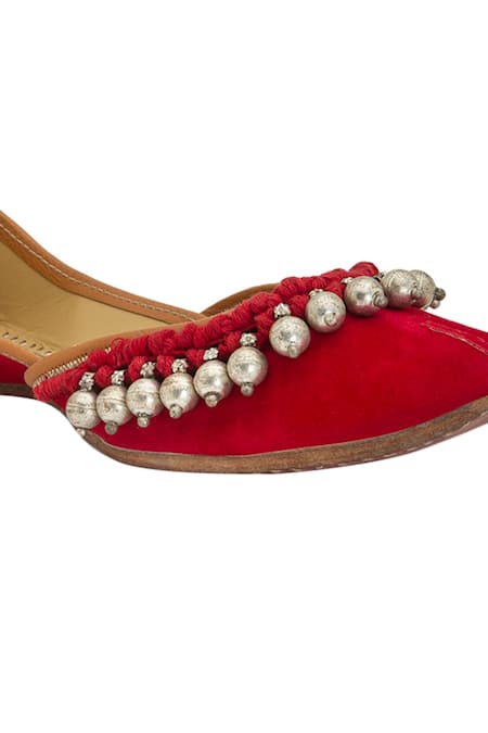 5elements_Red Velvet Juttis _at_Aza_Fashions