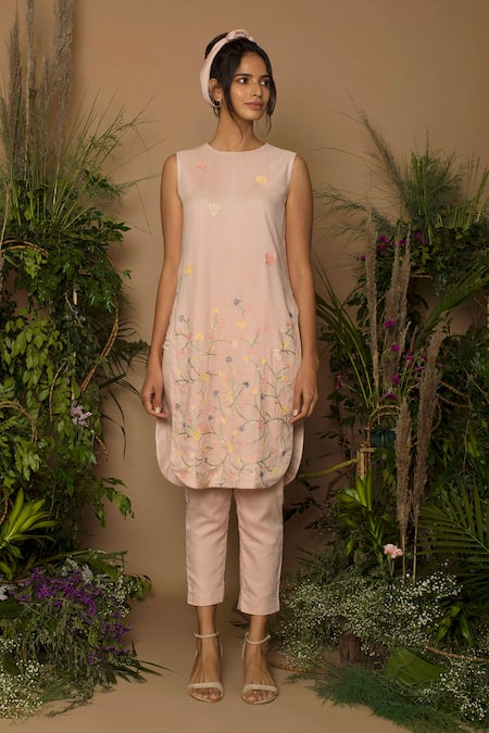 Shop Samatvam By Anjali Bhaskar Pink Cotton, Aloe Vera Fabric Round Hand Embroidered Kurta Pant Set at Aza Fashions Shop_Samatvam By Anjali Bhaskar_Pink Cotton, Aloe Vera Fabric Round Hand Embroidered Kurta Pant Set _at_Aza_Fashions