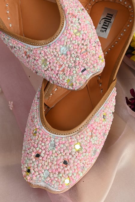 Miar Designs_Pink Kaira Sequin Embroidered Juttis _at_Aza_Fashions