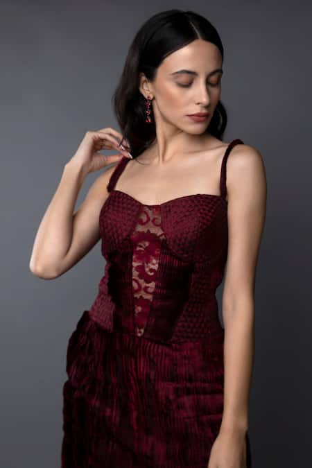 Anjum Qureshi_Maroon Lace Sweetheart Neck Textured Pattern Short Dress _at_Aza_Fashions