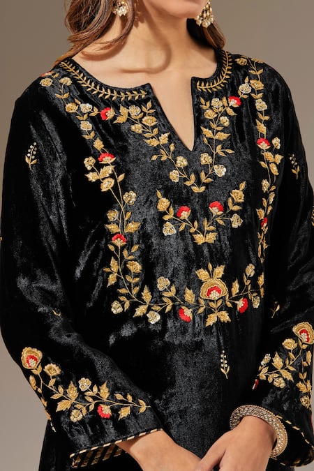 Anantaa By Roohi_Black Velvet Floral Notched Embroidered Placement Kurta _at_Aza_Fashions