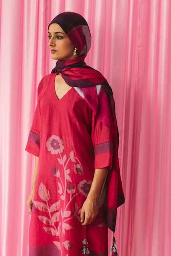 Buy_Arte-Alter_Pink Aisha Hand Woven Jamdani Kurta Set_Online_at_Aza_Fashions