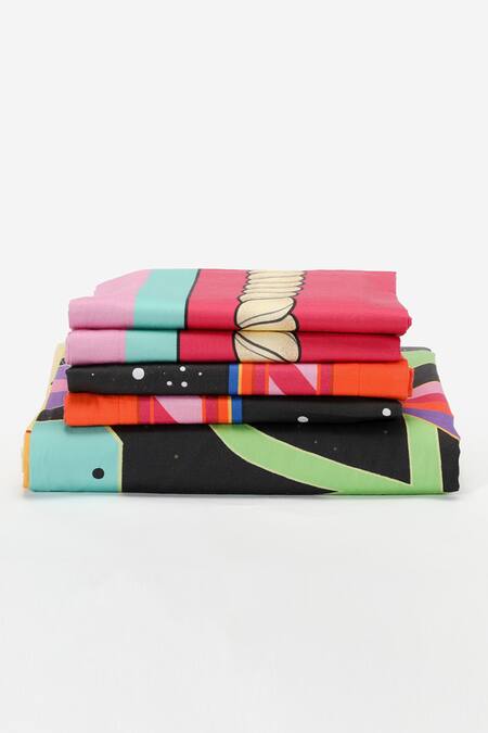 Kyoona Multi Color 100% Cotton Printed The Monks Tangerine Geometric Bedsheet Set at Aza Fashions Kyoona_Multi Color 100% Cotton Printed The Monks Tangerine Geometric Bedsheet Set_at_Aza_Fashions