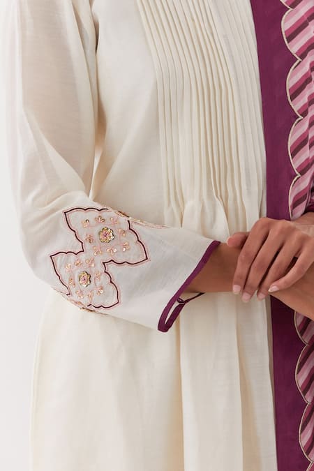 Shop Amisha Kothari Ivory Chanderi , Organza Kurta Set Candy Stripe Print Dupatta Online at Aza Fashions Shop_Amisha Kothari_Ivory Chanderi , Organza Kurta Set Candy Stripe Print Dupatta _Online_at_Aza_Fashions