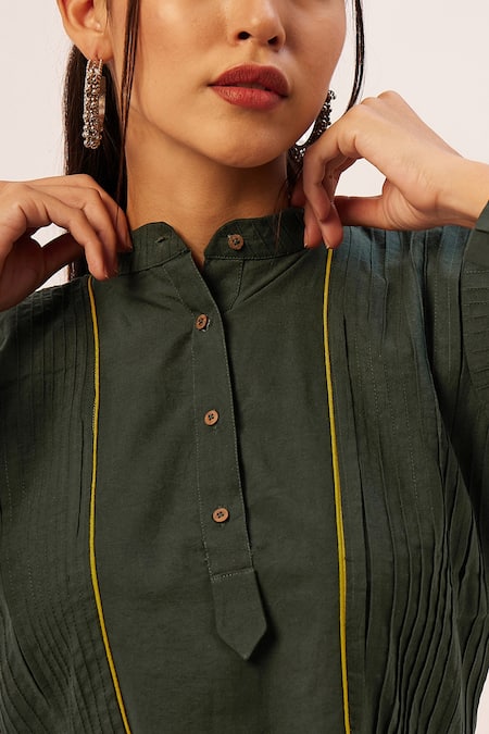 Shop_Zariya The Label_Green Cotton Piping Mandarin Collar Pintuck Side Slit Top _Online_at_Aza_Fashions